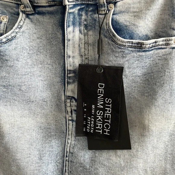 DECJUBA size 6 NEW denim skirt. Has stretch. - Picture 6 of 8